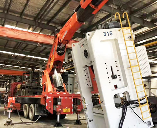 寿宁县附近随车吊出租，轻松解决运输难题