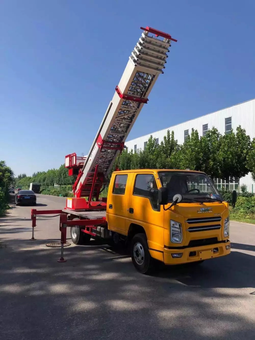 寿宁县附近的云梯车出租服务：轻松解决高空作业需求